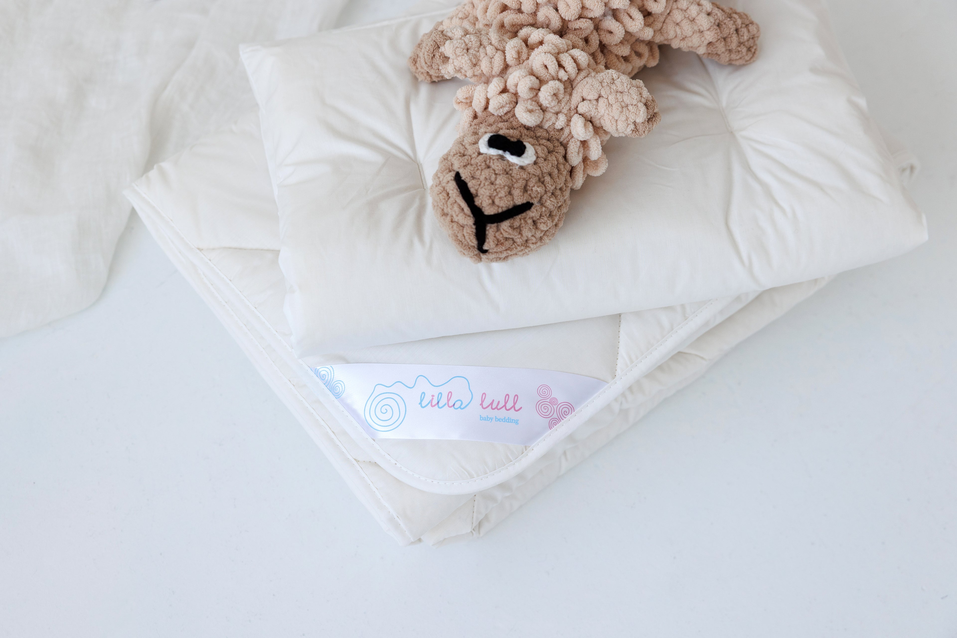 Lilla Lull SUPERWASH Wool Baby Bedding Set – A Natural Embrace for Your Baby’s Sweetest Dreams