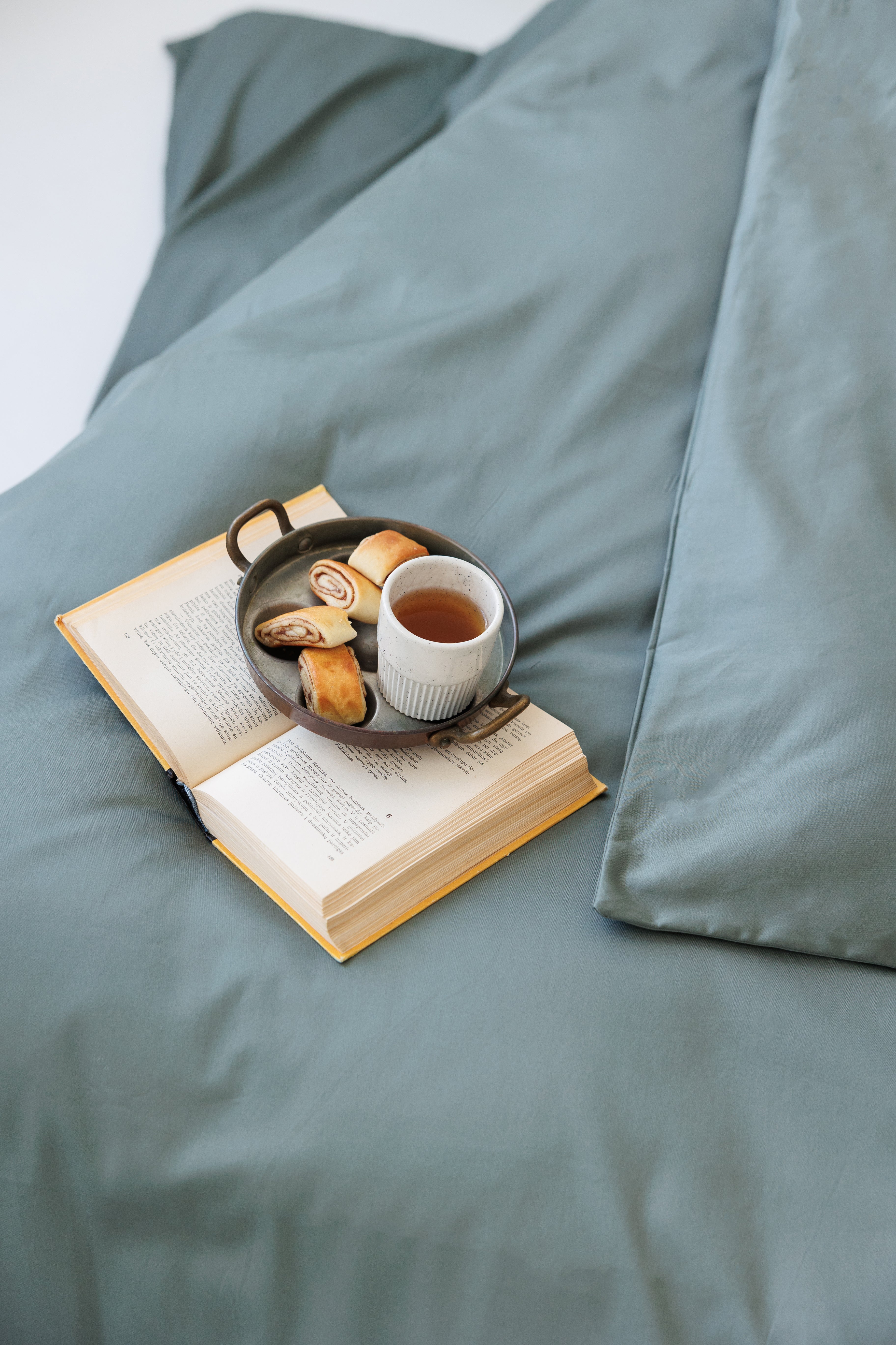 PREMIUM SATIN 2-Piece Bedding Set – Pure Elegance for Your Dreamy Nights EcoBedding.uk
